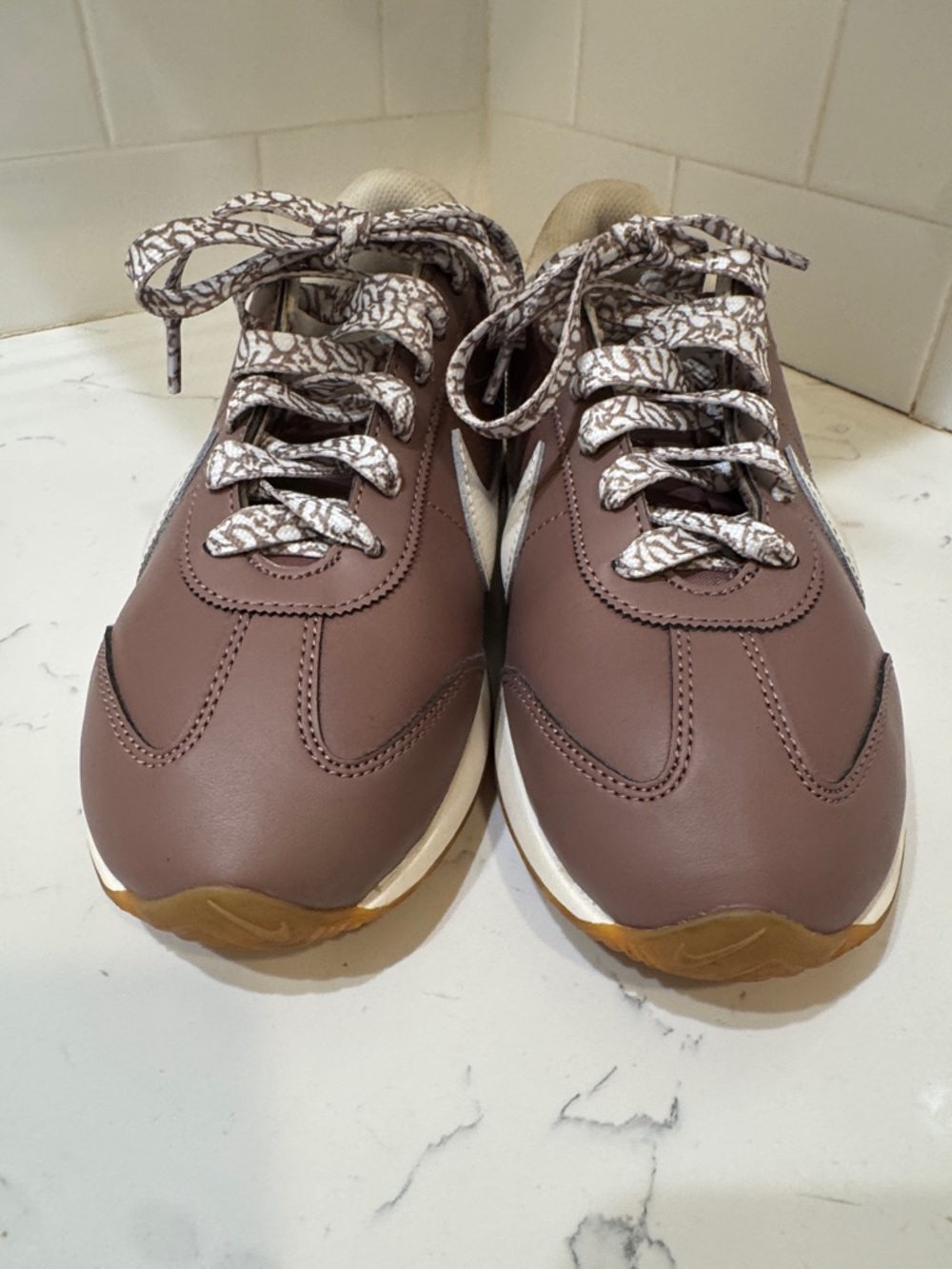 Nike Women's Brown and White Sneakers Size: 7.5 - Picture 9 of 12